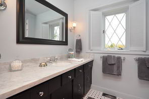 Bathroom - Country homes for sale and luxury real estate including horse farms and property in the Caledon and King City areas near Toronto
